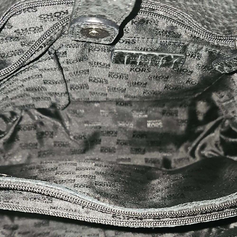Michael Kors Black Snakeskin Textured Handbag - Picture 4 of 8